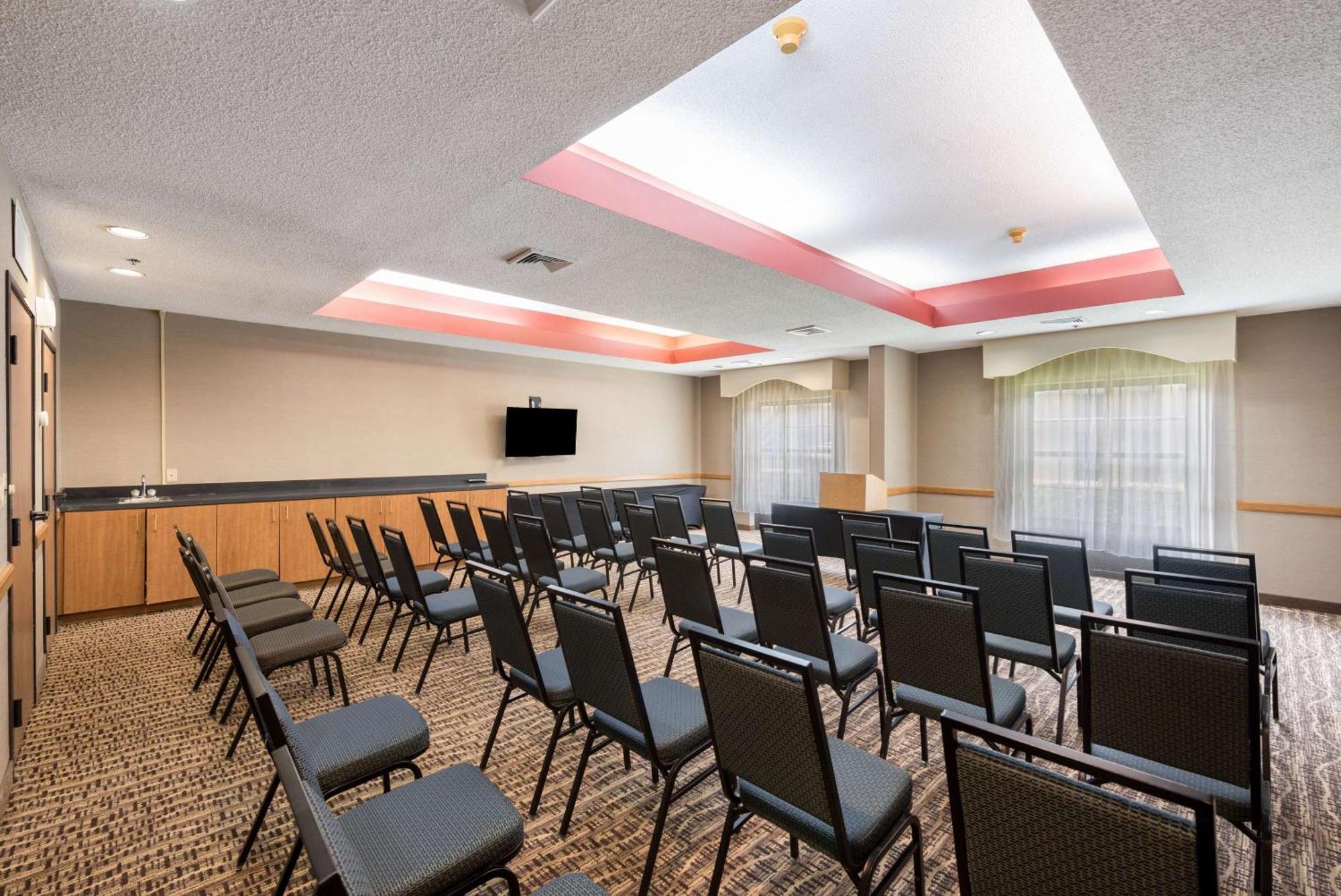 Comfort Suites Monroe Esterno foto