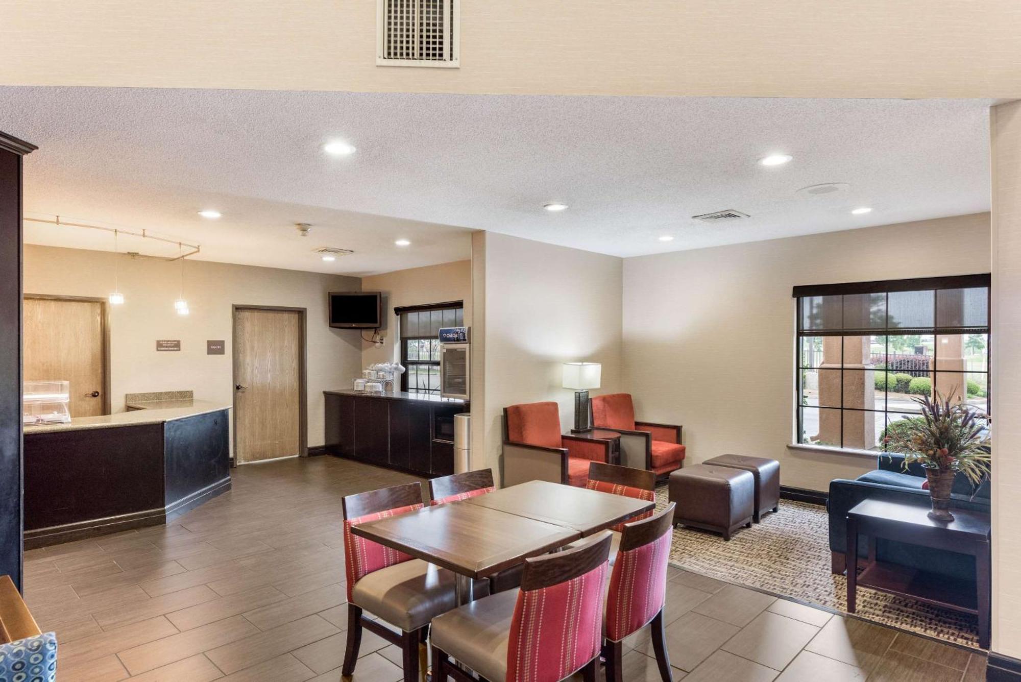 Comfort Suites Monroe Esterno foto