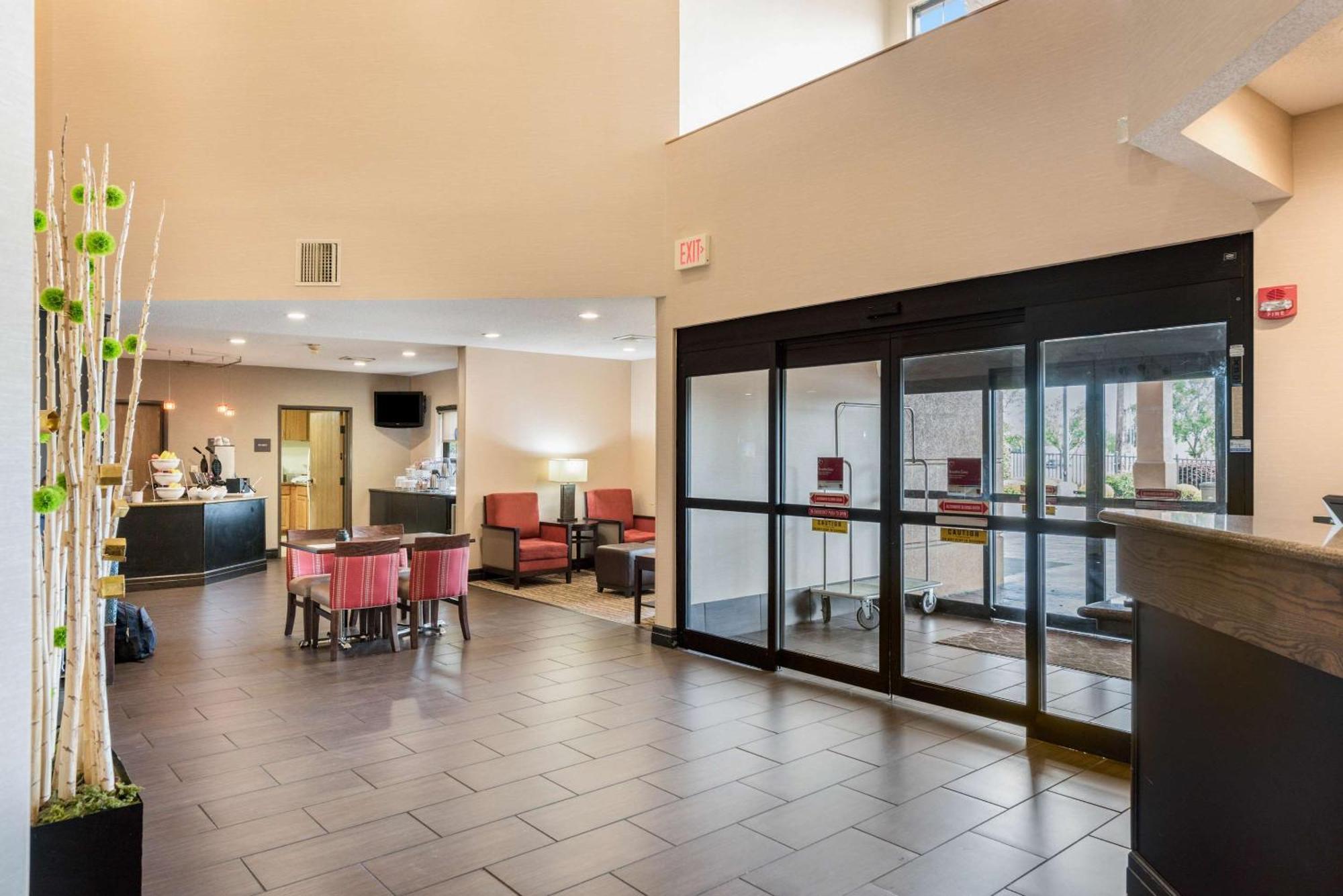 Comfort Suites Monroe Esterno foto