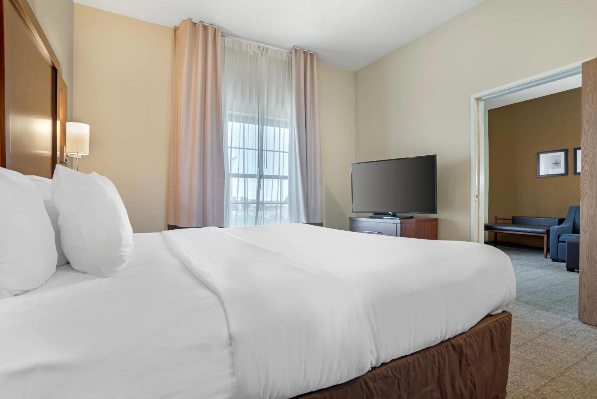 Comfort Suites Monroe Esterno foto